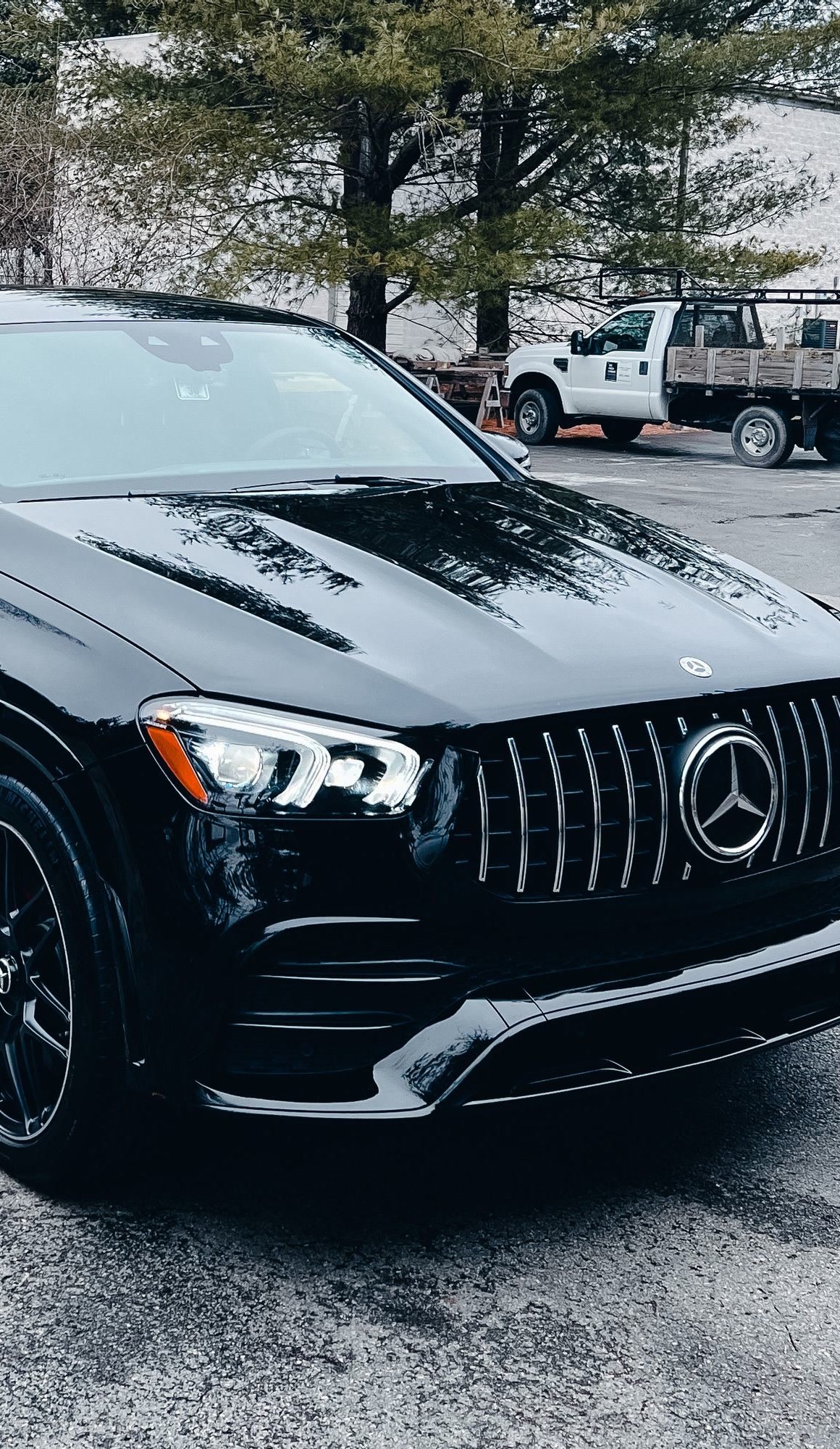 Detallado de autos en Coyoacán: Mercedes GLE negro detallado